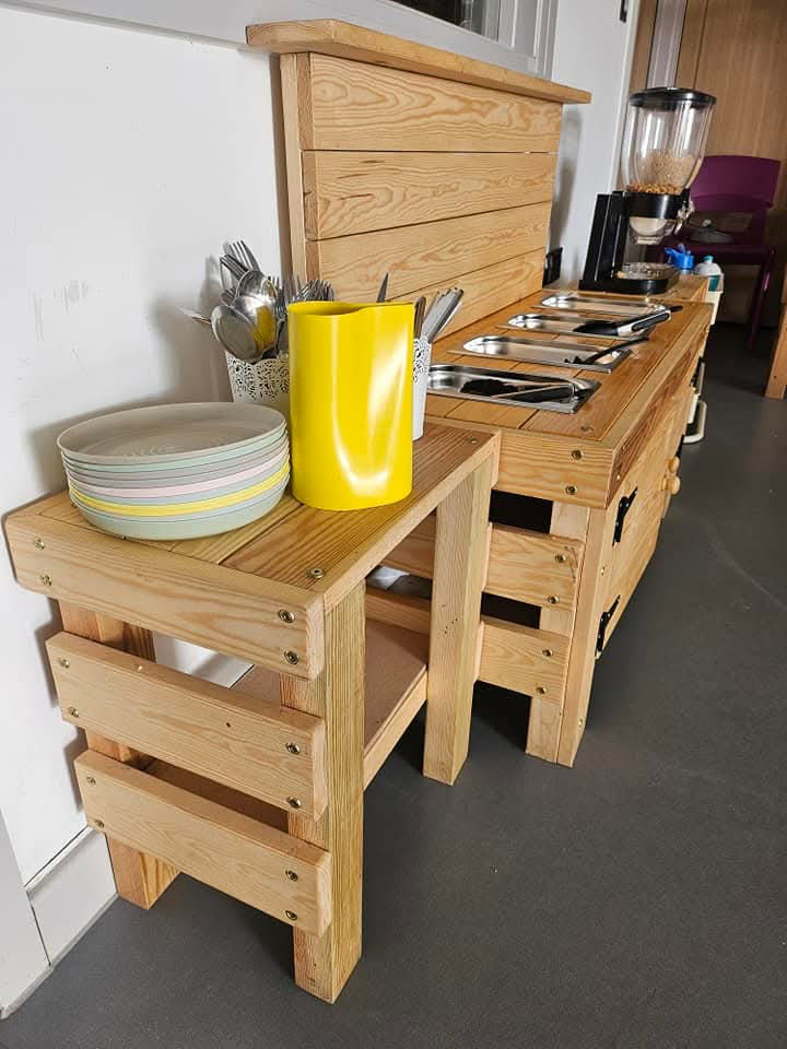 Tan Y Lan nursery activity moment